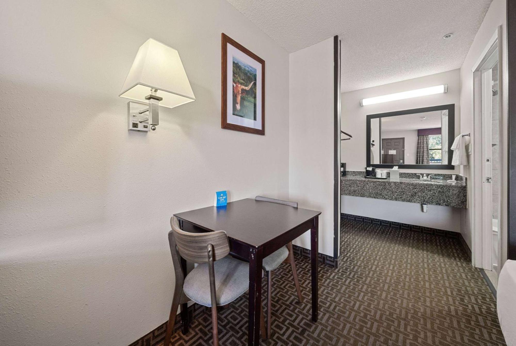 Days Inn By Wyndham Round Rock Eksteriør bilde